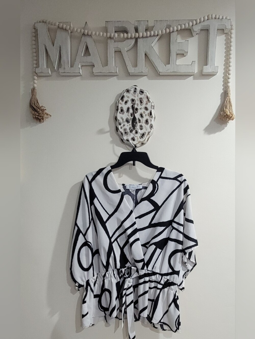 Sweet Rain Black & White Abstract Print Drawstring Waist Blouse